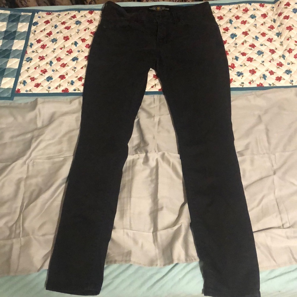 Black ankle/skinny jeans
